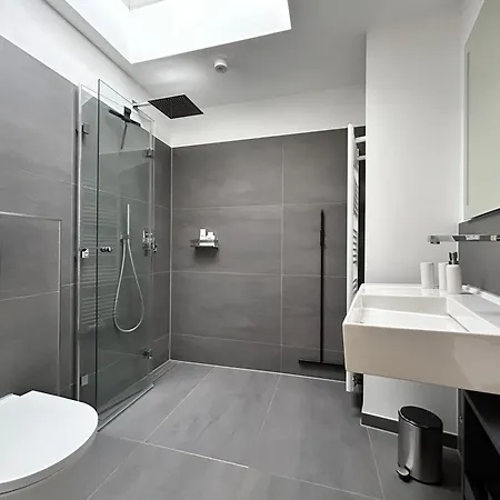 Silk House - Designerwohnung Nahe Duesseldorf *